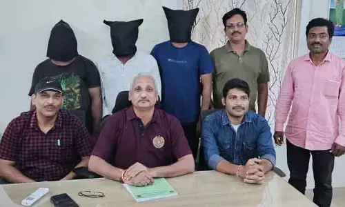 ఆంధ్ర సైబర్ నేరస్తులను అరెస్ట్ చేసిన ఖమ్మం సైబర్ క్రైమ్ పోలీసులు