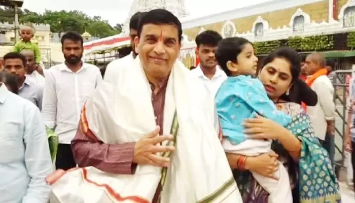 Tirumala:శ్రీవారి సేవలో ప్రముఖ నిర్మాత Tirumala:శ్రీవారి సేవలో ప్రముఖ నిర్మాత