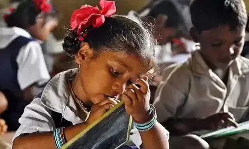 చిన్నారుల కష్టాలు చూడలేక రోడ్డెక్కిన హెడ్మాస్టర్.. విషయం తెలిసిన వెంటనే రంగంలోకి హైడ్రా