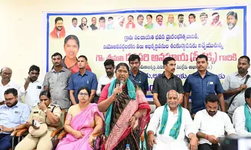 నూతన గ్రామపంచాయతీ భవనాన్ని ప్రారంభించిన మంత్రి సీతక్క