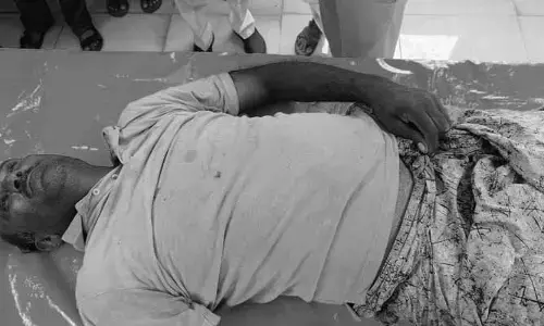 కొడుకు ప్రేమ వివాహం.. తండ్రికి మరణానికి యమపాశం ..!
