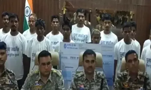 Maoists: ఛత్తీస్‌గఢ్‌లో 18 మంది మావోయిస్టుల సరెండర్