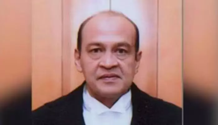 Justice Varma: అలహాబాద్ హైకోర్టు జడ్జీ యశ్వంత్ వర్మపై అభిశంసన ! Justice Varma: అలహాబాద్ హైకోర్టు జడ్జీ యశ్వంత్ వర్మపై అభిశంసన !
