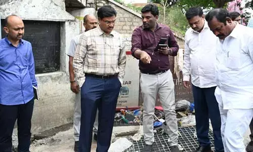 వరద ముంపు ప్రాంతాలను పరిశీలించిన హైడ్రా కమిషనర్