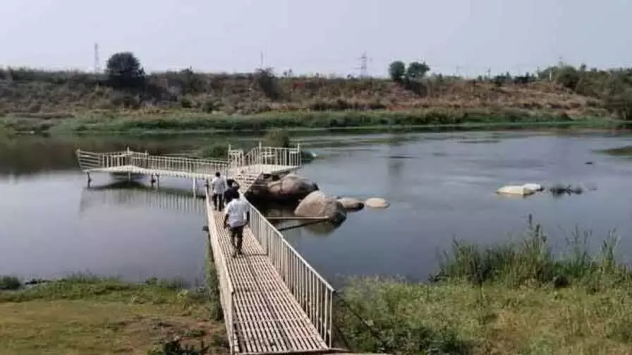 మార్ గోసాపై 2024లోనే ఫిర్యాదు చేశాం..దిశ కథనాలతో ఇరిగేషన్ అధికారుల్లో కదలిక! మార్ గోసాపై 2024లోనే ఫిర్యాదు చేశాం..దిశ కథనాలతో ఇరిగేషన్ అధికారుల్లో కదలిక!