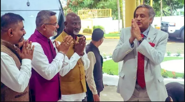 Shashi Tharoor: నా మాటలు వక్రీకరించారు Shashi Tharoor: నా మాటలు వక్రీకరించారు