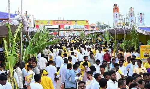 ‘మహా’సభకు .. కదలి వస్తున్న పసుపు సైన్యం