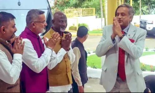 Shashi Tharoor: నా మాటలు వక్రీకరించారు