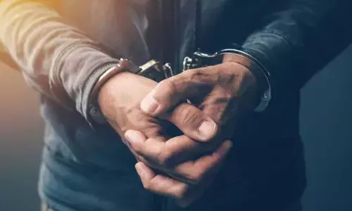 పాక్‌తో గూఢచర్యం..మాజీ మంత్రి పీఏ అరెస్ట్