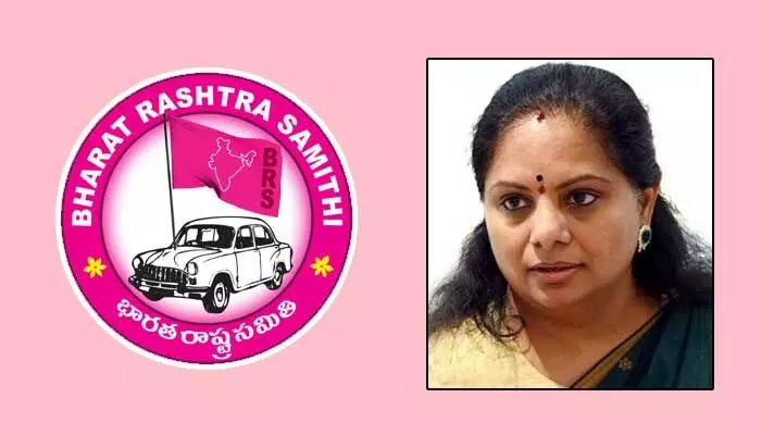 కవిత వెనుక ఎవరున్నారో నాకు తెలుసు.. కాసేపట్లో అన్నీ చెబుతా: బీజేపీ ఎంపీ హాట్ కామెంట్స్ కవిత వెనుక ఎవరున్నారో నాకు తెలుసు.. కాసేపట్లో అన్నీ చెబుతా: బీజేపీ ఎంపీ హాట్ కామెంట్స్
