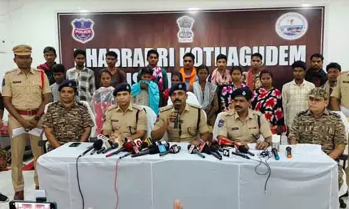 ‘ఆపరేషన్ కగార్’ ఎఫెక్ట్.. 17 మంది మావోయిస్టుల లొంగుబాటు
