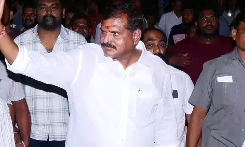 కూటమి ప్రభుత్వం విద్యార్థుల జీవితాలతో ఆడుకుంది : బొత్స సత్యనారాయణ