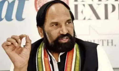 కాంగ్రెస్ నేతలను దేశ ద్రోహులన్నారు.. మంత్రి ఉత్తమ్ ఘాటు వ్యాఖ్యలు