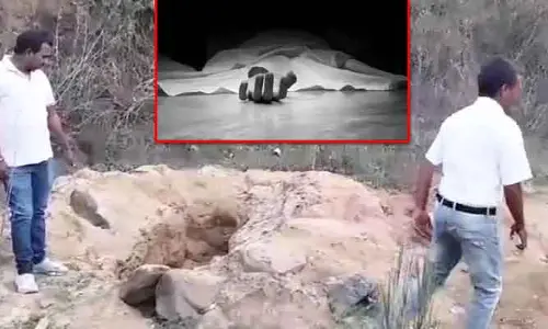 Ap: శవాన్ని పూడ్చొద్దంటూ ఆందోళన.. ఉద్రిక్తత