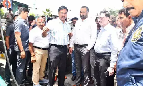 నాలాల్లో వ‌ర‌ద నీరు సాఫీగా వెళ్లాలి.. హైడ్రా కమిషనర్ రంగనాథ్
