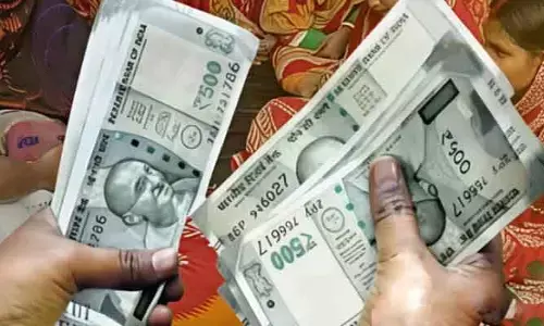 కోట్లు వసూలు చేసి బోర్డు తిప్పేసిన బ్యాంకు.. లబోదిబోమంటున్న మహిళలు