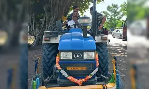 అక్రమంగా ఇసుక తరలిస్తున్న వ్యక్తి పై కేసు నమోదు