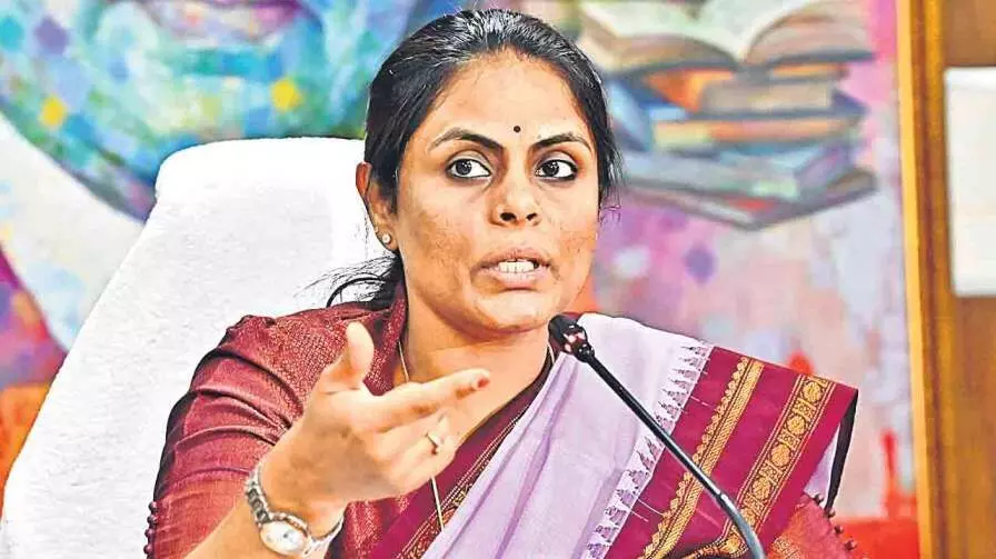 ఐఏఎస్ అధికారి అలుగు వర్షిణిపై జాతీయ ఎస్సీ కమిషన్ సీరియస్ ఐఏఎస్ అధికారి అలుగు వర్షిణిపై జాతీయ ఎస్సీ కమిషన్ సీరియస్