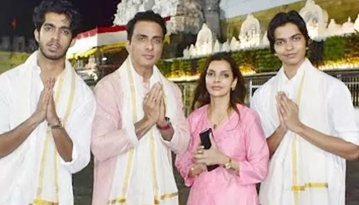Tirumala: శ్రీవారి సేవలో ప్రముఖ సినీ నటుడు Tirumala: శ్రీవారి సేవలో ప్రముఖ సినీ నటుడు