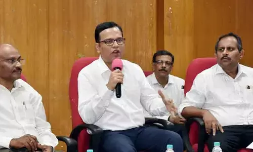 మొంథా తుఫాన్ నష్టాలపై సమగ్ర నివేదిక సమర్పించండి: కలెక్టర్లకు సీఎస్ ఆదేశాలు
