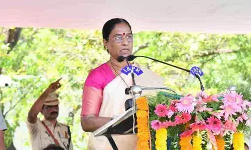మంత్రి కొండా సురేఖ టంగ్‌ స్లిప్‌.. గణతంత్ర దినోత్సవ శుభాకాంక్షలతో వివాదం..