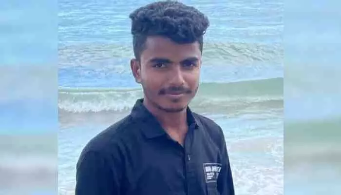 ప్రేమ వైఫల్యం...క్షణికావేశం..ఉరివేసుకుని యువకుడి ఆత్మహత్య ప్రేమ వైఫల్యం...క్షణికావేశం..ఉరివేసుకుని యువకుడి ఆత్మహత్య