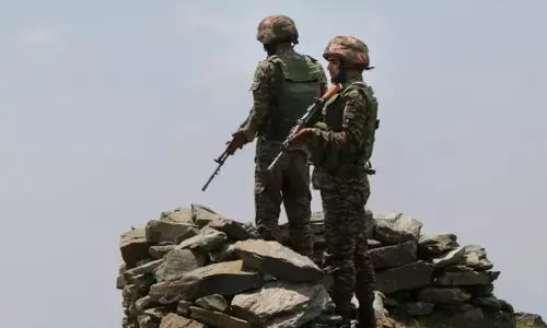 Pakistani spy arrested in Punjab:  పాక్ గూఢచారి పంజాబ్ లో అరెస్ట్..  ఐఎస్ఐ, ఖలిస్థానీ టెర్రరిస్టులతో సంబంధాలు
