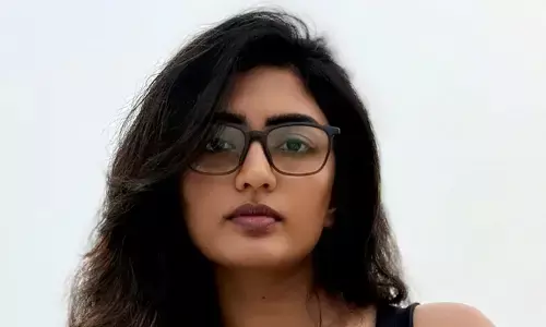 Eesha Rebba : గ్లామర్ లుక్‌లో కనువిందు చేస్తున్న ఈషా రెబ్బా