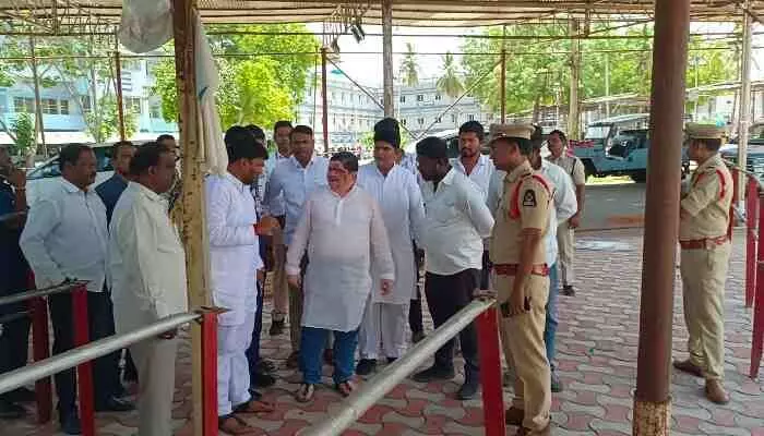 చేప ప్రసాదం పంపిణీకి ఏర్పాట్లు పూర్తి..మంత్రి పొన్నం ప్రభాకర్ చేప ప్రసాదం పంపిణీకి ఏర్పాట్లు పూర్తి..మంత్రి పొన్నం ప్రభాకర్
