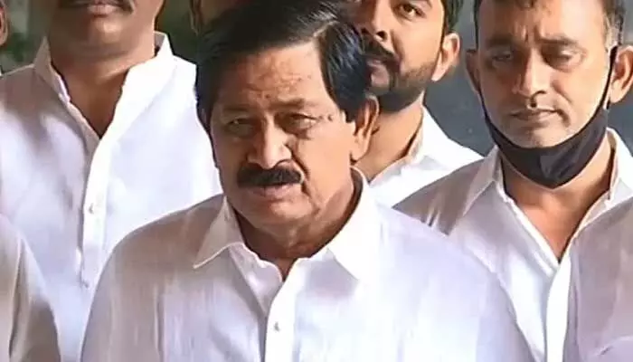 T congress: తెలంగాణ కాంగ్రెస్ లో తీవ్ర విషాదం.. గుండెపోటుతో మాజీ ఎమ్మెల్సీ కన్నుమూత T congress: తెలంగాణ కాంగ్రెస్ లో తీవ్ర విషాదం.. గుండెపోటుతో మాజీ ఎమ్మెల్సీ కన్నుమూత