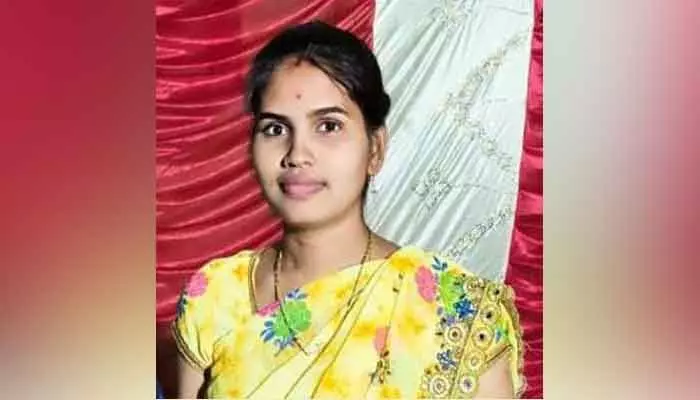 వైద్యం వికటించి మహిళ మృతి వైద్యం వికటించి మహిళ మృతి