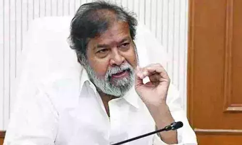 పరామర్శకు వచ్చి షాక్‌కి గురైన మంత్రి! ఎర్రగడ్డలో విషవిందు