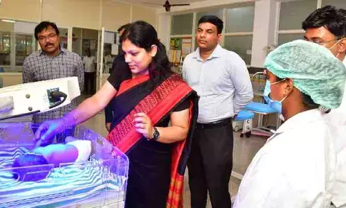 దిశ ఎఫెక్ట్....హుజురాబాద్ ఆసుపత్రిలో కలెక్టర్ ఆకస్మిక తనిఖీ..