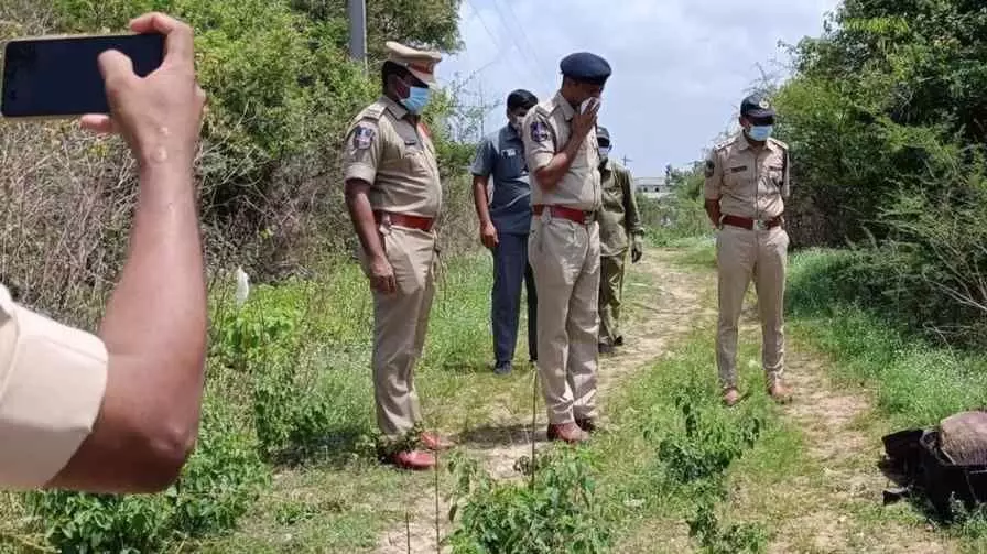 ట్రావెల్ బ్యాగ్ మర్డర్ కేసును ఛేదించిన బాచుపల్లి పోలీసులు ట్రావెల్ బ్యాగ్ మర్డర్ కేసును ఛేదించిన బాచుపల్లి పోలీసులు
