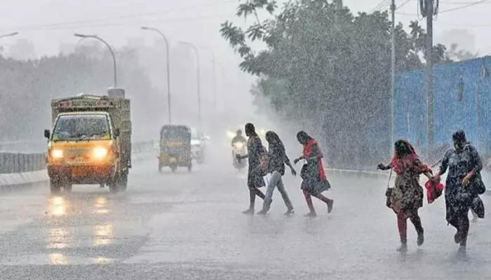 TG:ఆ జిల్లాలకు రెయిన్ అలర్ట్.. రానున్న మూడు గంటల్లో భారీ వర్షం TG:ఆ జిల్లాలకు రెయిన్ అలర్ట్.. రానున్న మూడు గంటల్లో భారీ వర్షం
