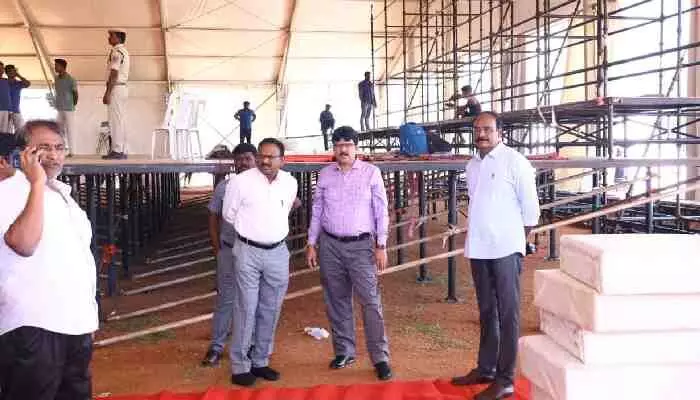 రేపు ఆలేరు నియోజకవర్గానికి సీఎం రేవంత్ రెడ్డి.. ఏర్పాట్లు పూర్తి రేపు ఆలేరు నియోజకవర్గానికి సీఎం రేవంత్ రెడ్డి.. ఏర్పాట్లు పూర్తి