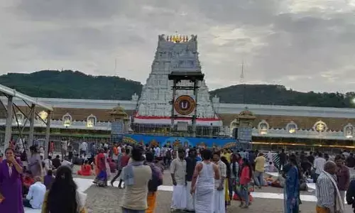 తిరుమలలో కొనసాగుతున్న భక్తుల రద్దీ.. దర్శనానికి సమయం ఎంతంటే?