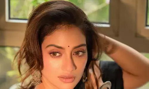 Nussrat Jahan : శారీ లో కవ్విస్తున్న హాట్ బ్యూటీ