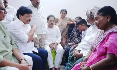 మధుసూదన్‌ కుటుంబానికి రూ.50 లక్షల ఆర్థికసాయం అందజేత