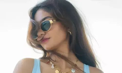 Anushka Sen : బీచ్ లో కనువిందు చేస్తున్న హాట్ బ్యూటీ