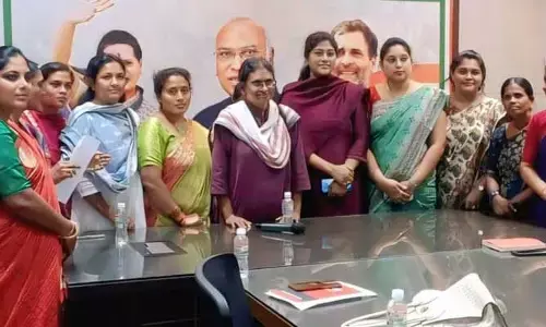 ‘మీరు ఒక మాట చెబితే వారు మాకు సహకరిస్తారు’.. మీనాక్షికి ఫిర్యాదు చేసిన శక్తి అభియాన్ నాయకులు