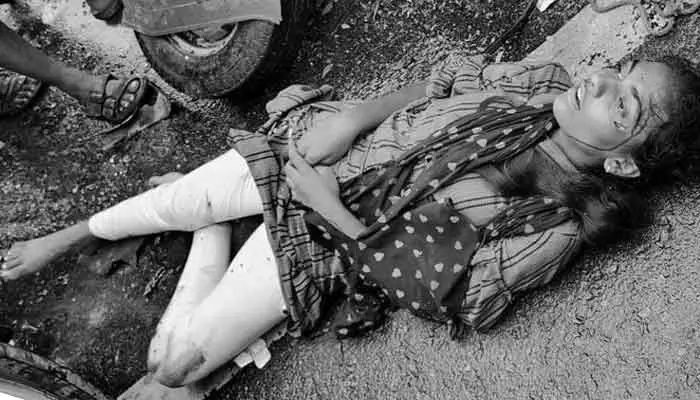 రోడ్డు ప్రమాదంలో యువతి మృతి రోడ్డు ప్రమాదంలో యువతి మృతి