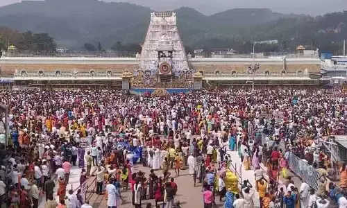 తిరుమలలో పెరిగిన భక్తుల రద్దీ.. దర్శనానికి సమయం ఎంతంటే?