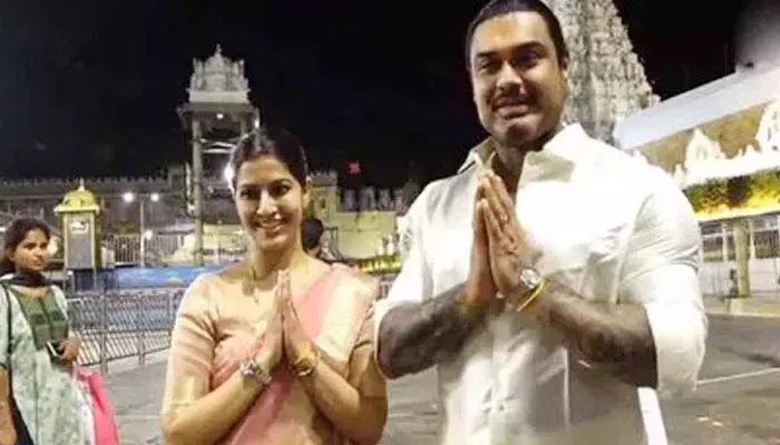 తిరుమల శ్రీవారి సేవలో ప్రముఖ సినీ నటి తిరుమల శ్రీవారి సేవలో ప్రముఖ సినీ నటి