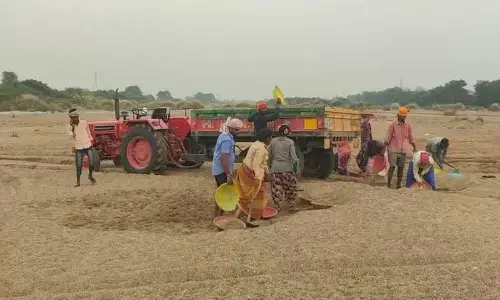 ఇసుక మాఫియాకి అడ్డుకట్టేది..?