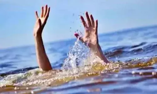 రాష్ట్రంలో దారుణం.. ఇద్దరు కుమారైలను కాలువలోకి తోసేసిన తండ్రి