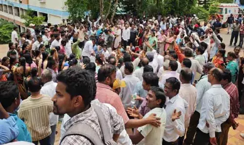 AP Teachers: ఉపాధ్యాయుల ఆందోళనబాట