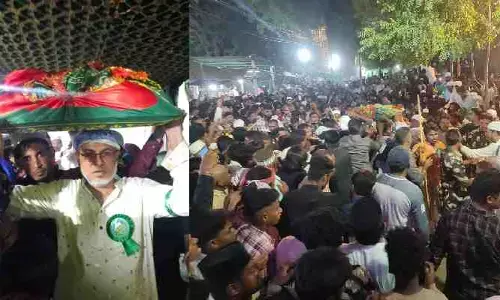 భక్తులతో కిటకిటలాడిన బిజిగిర్ షరీఫ్ దర్గా