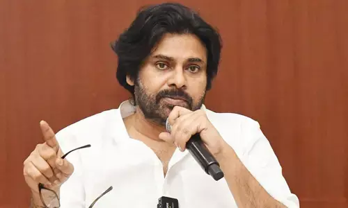 ‘మా బిడ్డ క‌నిపించ‌డం లేదు.. పవనన్నా కాపాడు’.. ఎయిర్‌పోర్ట్ బయట త‌ల్లిదండ్రుల‌ నిర‌స‌న