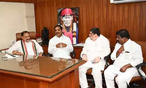T Congress : టీ కాంగ్రెస్ లో బుజ్జగింపుల పర్వం